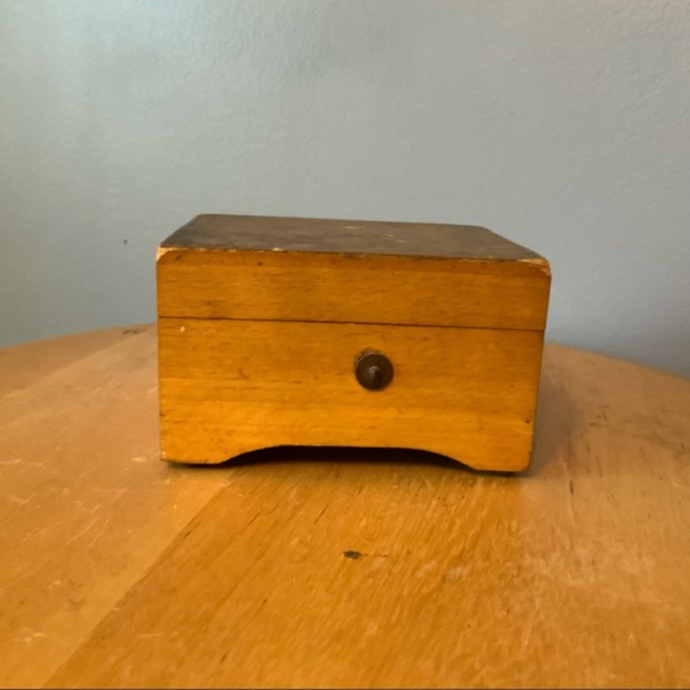 Vintage "Thorens Co made in Switzerland" Music box